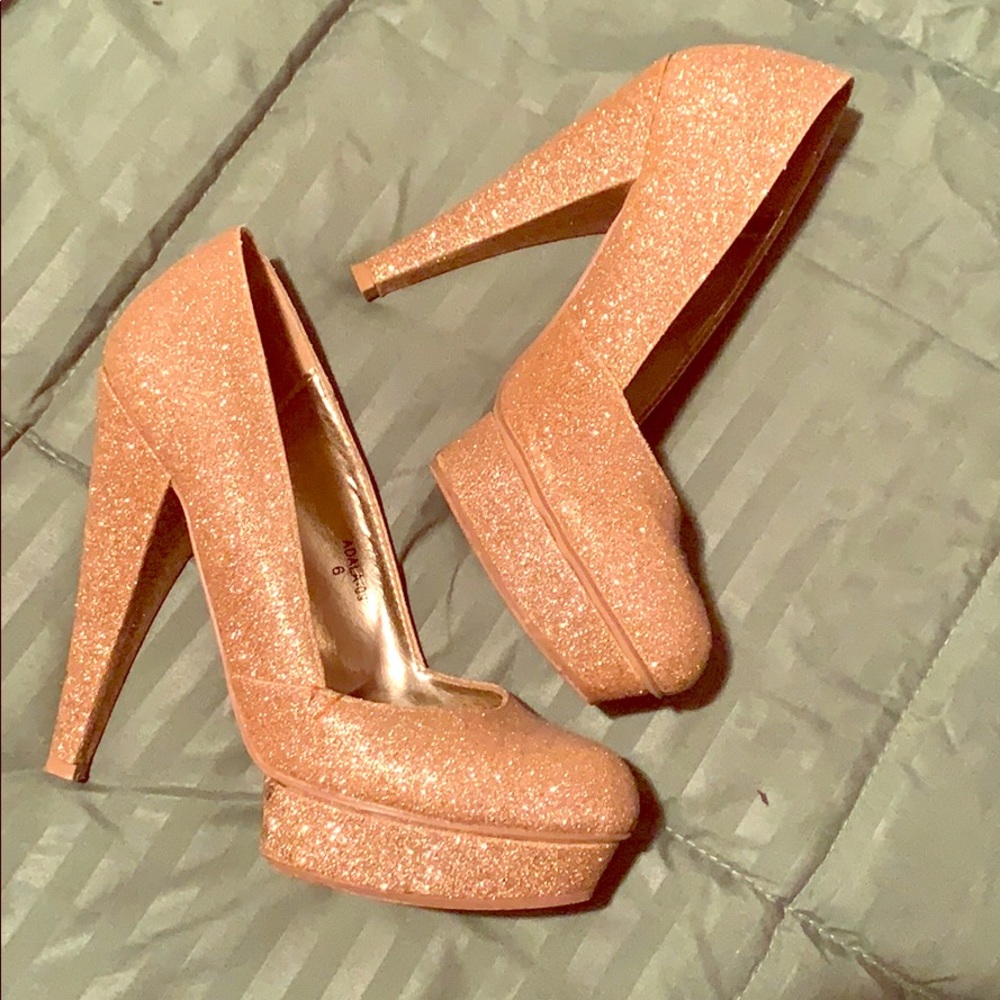 Gold Pumps - Picture 2 of 3